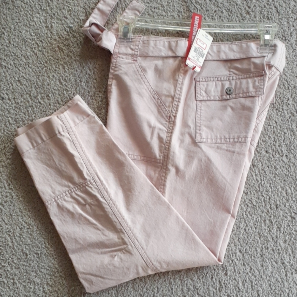 New with tags cropped pants